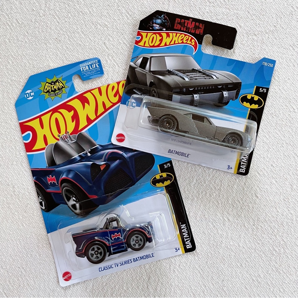 Hot Wheels | DC Comics The Batman Batmobile & Classic TV Series Batmobile